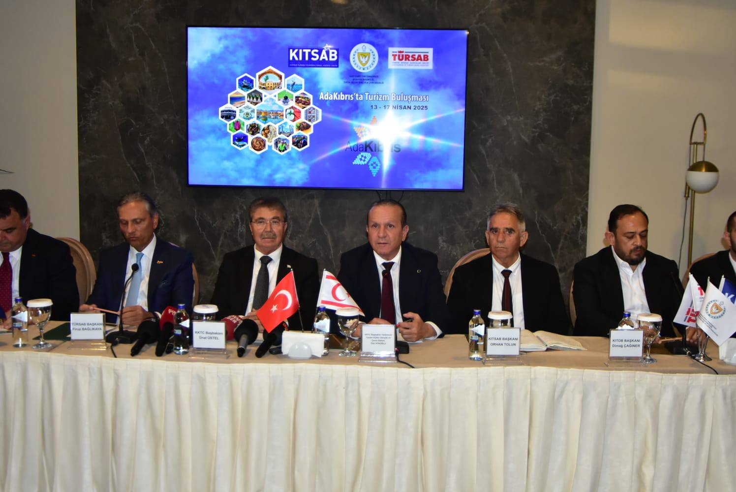 "AdaKıbrıs’ta Turizm Buluşması” kapsamında basın toplantısı düzenlendi.